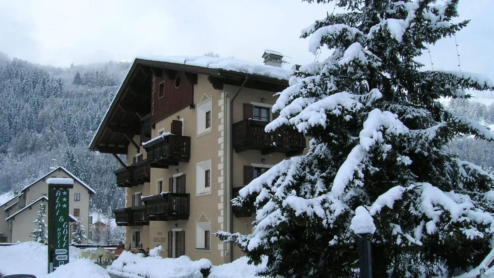 Alpi & Golf Hotel Bormio 3*,  Italy